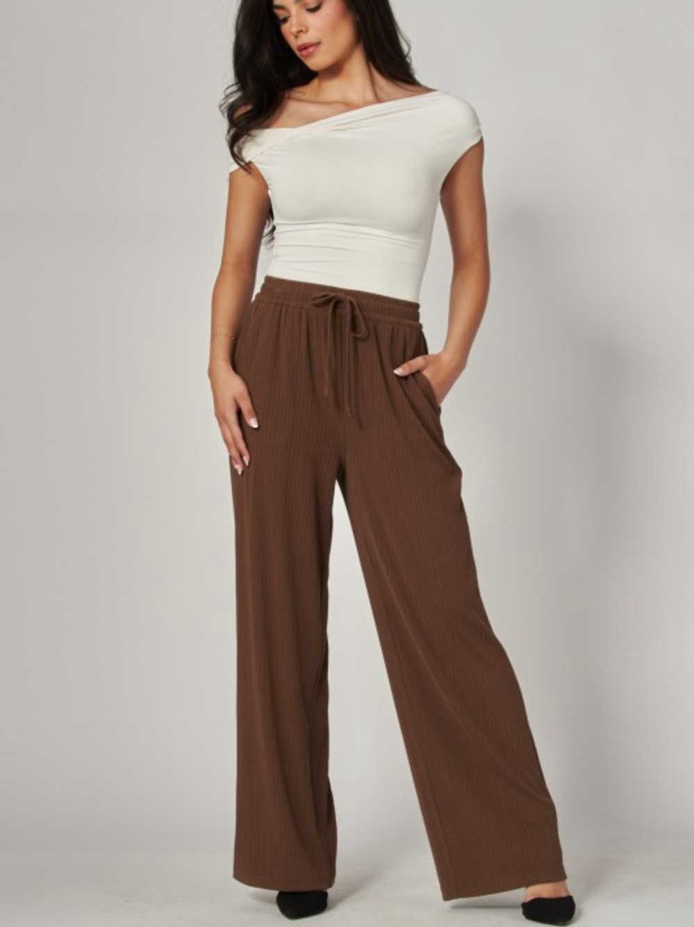 Everyday Wide-Leg Drawstring Pants in Brown